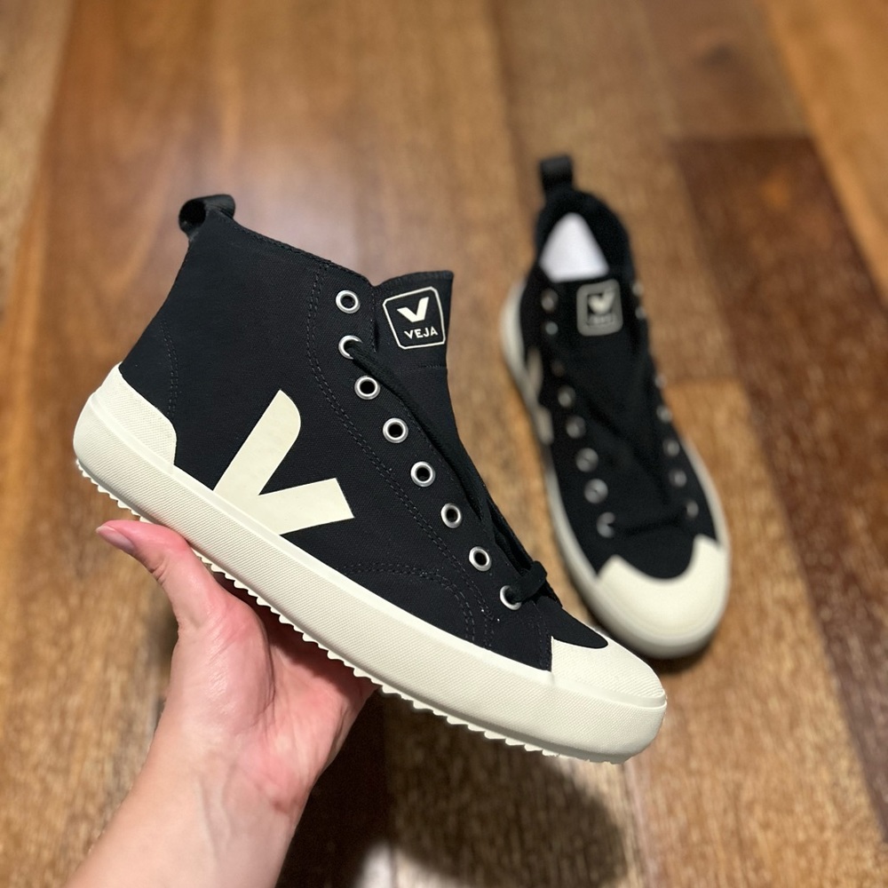 NEW Veja High Top Nova Sneakers